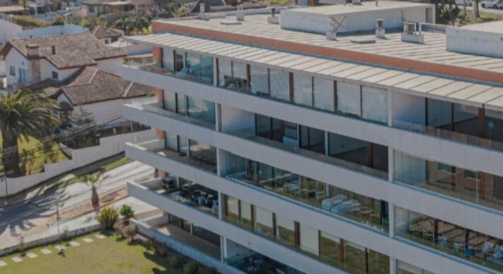 EXCLUSIVO DPTO EN ARRIENDO – CONDOMINIO PARQUE LOS REYES – LA SERENA