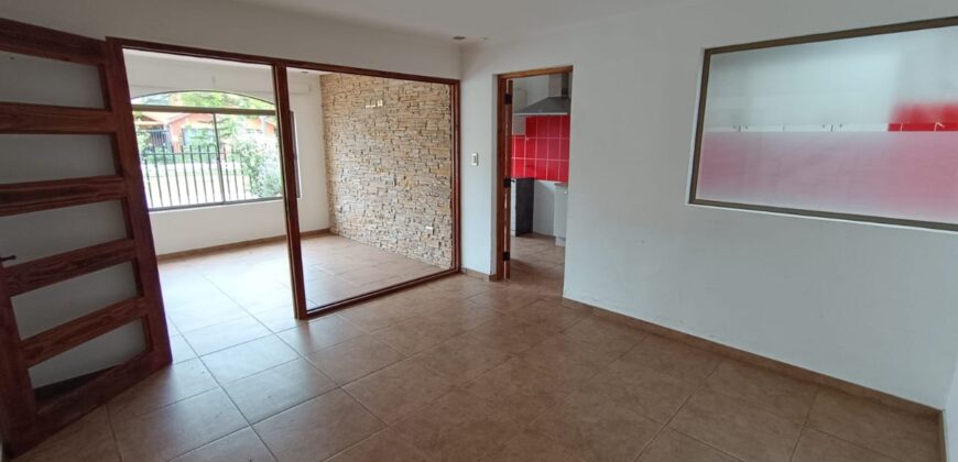 VENTA CASA 5 DORMITORIO 3 BAÑOS 1 OFICINA 2 SALAS ESTAR – CONDOMINIO – LA SERENA