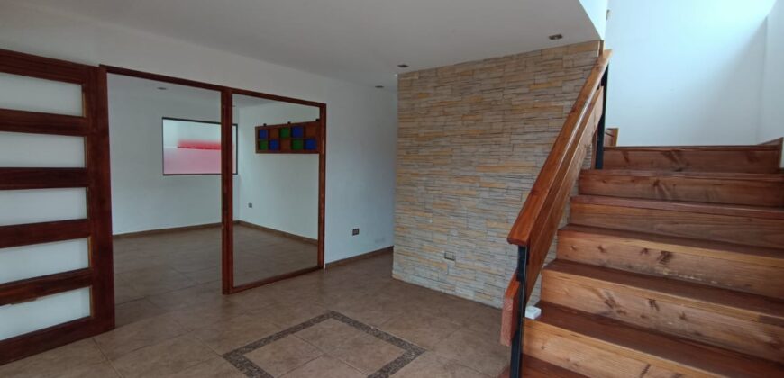 VENTA CASA 5 DORMITORIO 3 BAÑOS 1 OFICINA 2 SALAS ESTAR – CONDOMINIO – LA SERENA