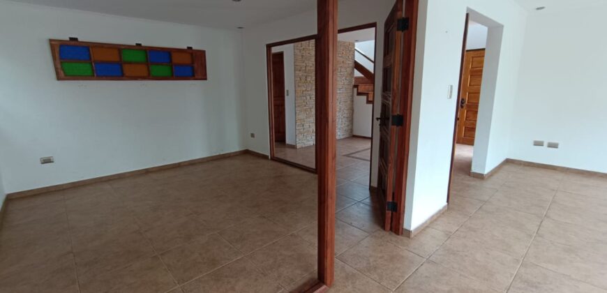 VENTA CASA 5 DORMITORIO 3 BAÑOS 1 OFICINA 2 SALAS ESTAR – CONDOMINIO – LA SERENA