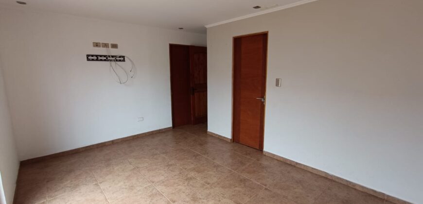 VENTA CASA 5 DORMITORIO 3 BAÑOS 1 OFICINA 2 SALAS ESTAR – CONDOMINIO – LA SERENA