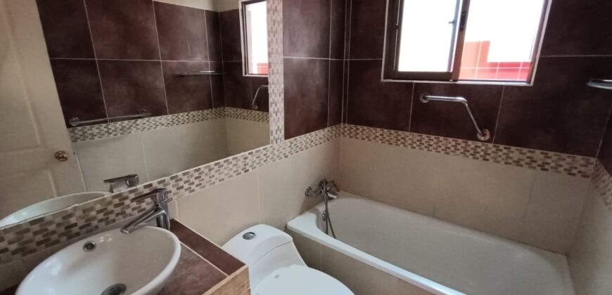 VENTA CASA 5 DORMITORIO 3 BAÑOS 1 OFICINA 2 SALAS ESTAR – CONDOMINIO – LA SERENA