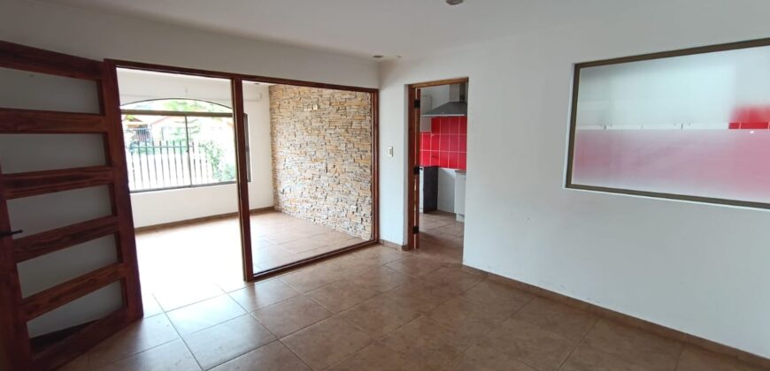 VENTA CASA 5 DORMITORIO 3 BAÑOS 1 OFICINA 2 SALAS ESTAR – CONDOMINIO – LA SERENA