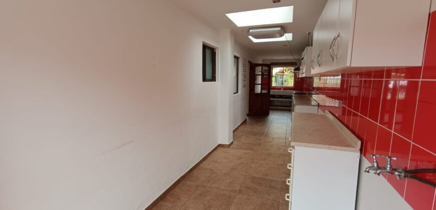 VENTA CASA 5 DORMITORIO 3 BAÑOS 1 OFICINA 2 SALAS ESTAR – CONDOMINIO – LA SERENA