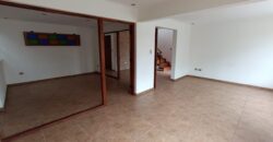 VENTA CASA 5 DORMITORIO 3 BAÑOS 1 OFICINA 2 SALAS ESTAR – CONDOMINIO – LA SERENA