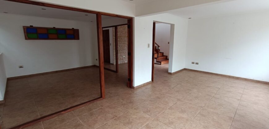 VENTA CASA 5 DORMITORIO 3 BAÑOS 1 OFICINA 2 SALAS ESTAR – CONDOMINIO – LA SERENA